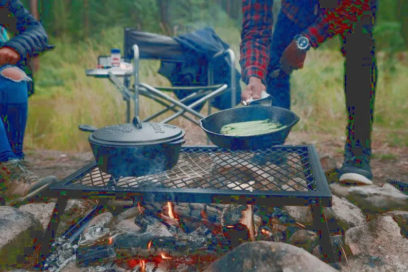 HEAVY DUTY STEEL CAMP GRILL -